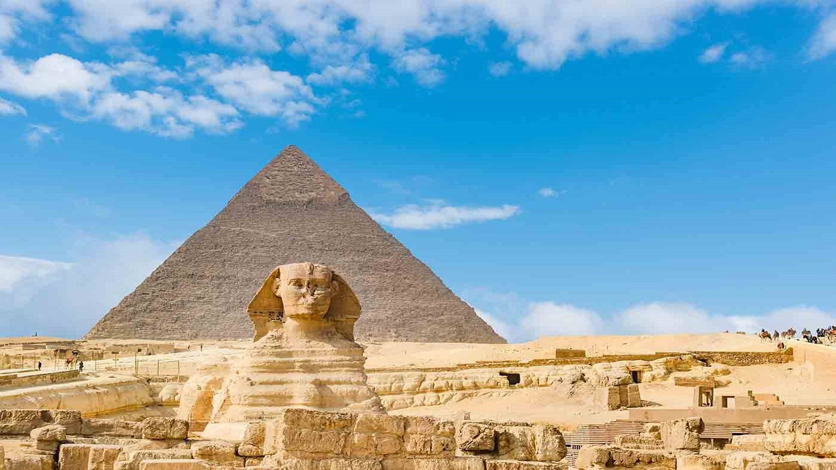 CAIRO DAY TOUR BY PLANE FROM LUXOR